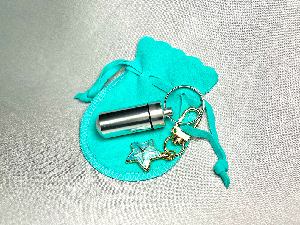 遺骨カプセルシルバー