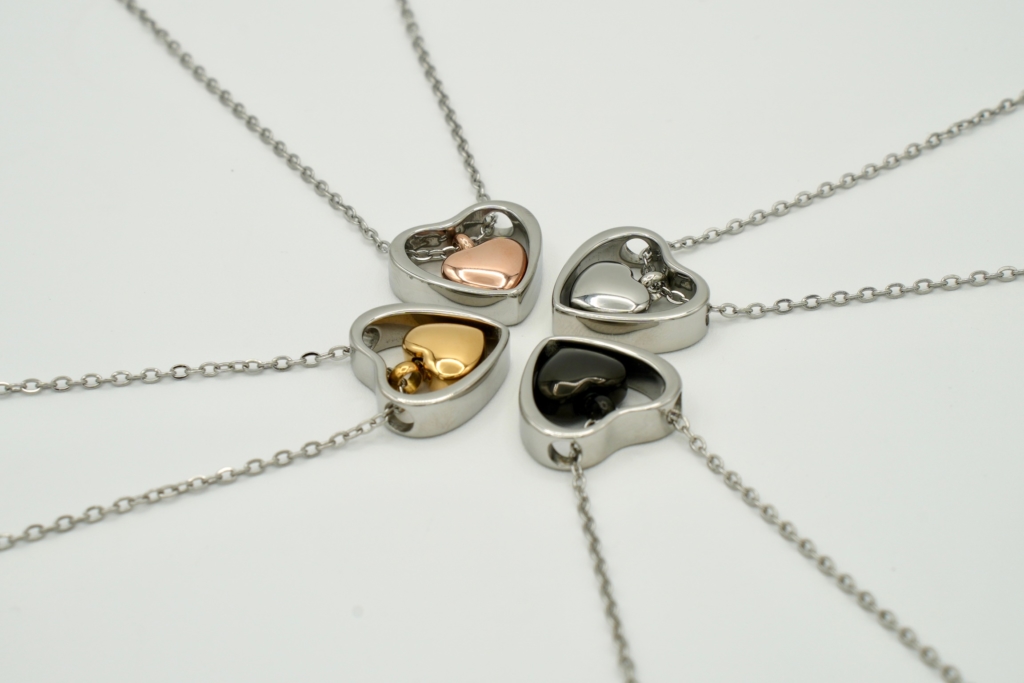 遺骨ペンダント